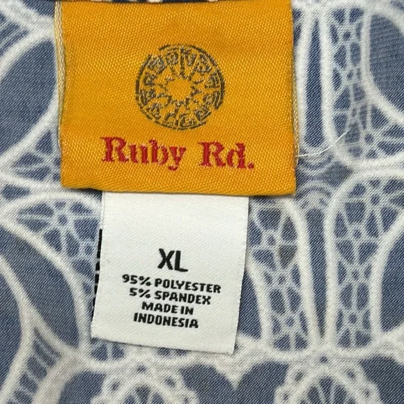 Ruby Rd. open Front Top. XL - Picture 7 of 9